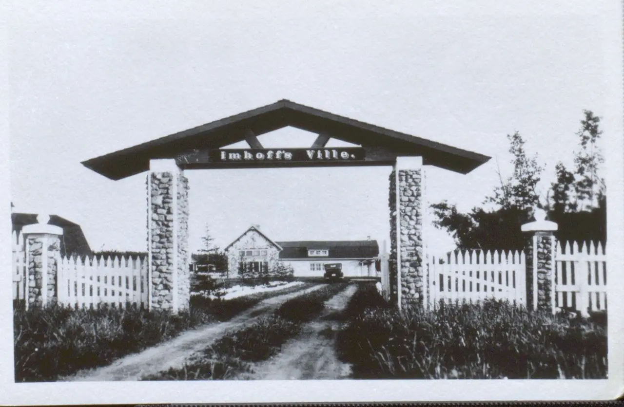 Entrance gate to Imhoff's Ville, about 1930